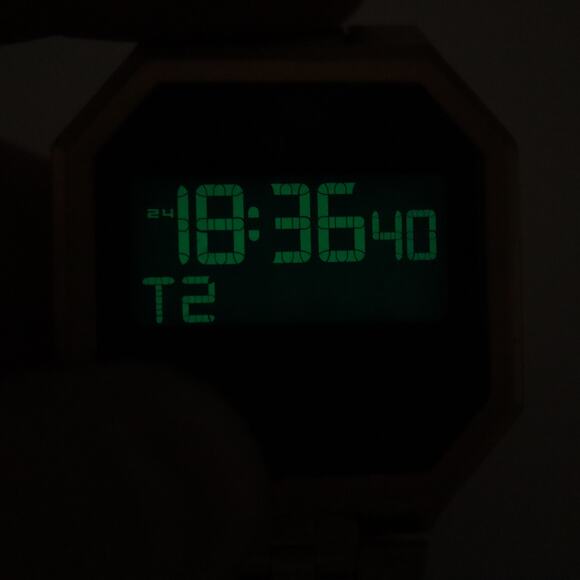 Nixon Re Run Gold Tone Stainless Steel 38mm Digital Watch Chrono w New Battery - Picture 9 of 15